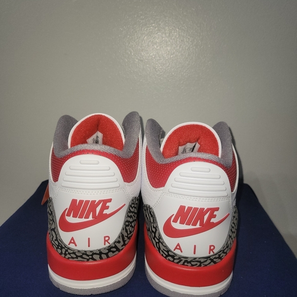 Jordan 3 Retro Fire Red - Picture 6 of 8